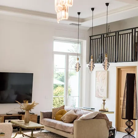 220m2 - Pool Villa, 4 Bedrooms, Hot Tub Villa Cannes
