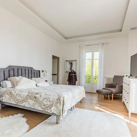 220m2 - Pool Villa, 4 Bedrooms, Hot Tub Вилла