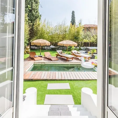 Вилла 220m2 - Pool Villa, 4 Bedrooms, Hot Tub Канны