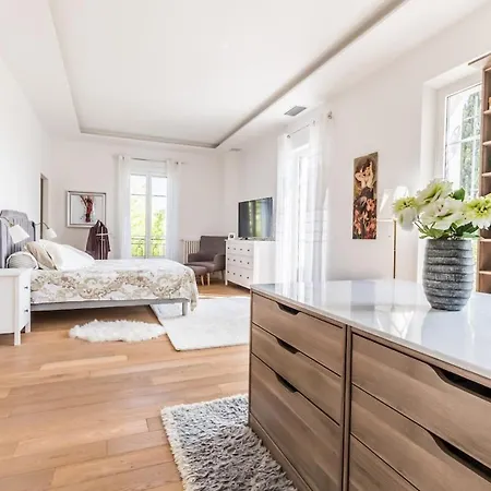 220m2 - Pool Villa, 4 Bedrooms, Hot Tub Канны