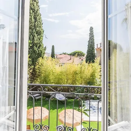 220m2 - Pool Villa, 4 Bedrooms, Hot Tub Вилла Канны